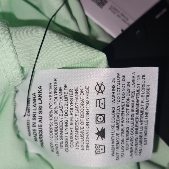 NWT WOMENS NIKE ONE DRI-FIT LINED SHORTS GREEN, SIZE M - Picture 7 of 13